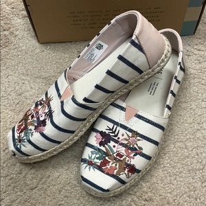 EUC Toms Classic Floral Embroidery Woven Stripe